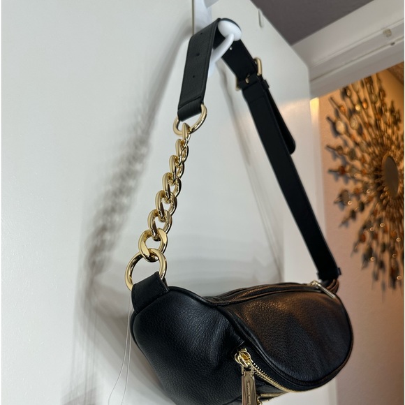 MICHAEL MICHAEL KORS
Mott Medium Leather Waistpack - Picture 10 of 14